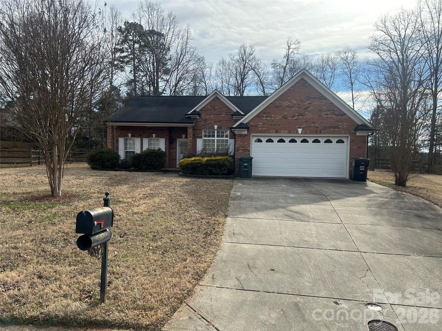 Welcome to a serene, peaceful and well-kept secret in Kiser Woods!
This well-kept partial brick home sits on almost 1/2-acre level lot at the end of a cul-de-sac. With approximately 1500 square feet of living space, this home has all touches for a completely relaxed atmosphere. The fenced in backyard along with a back deck provides a great nature view. Come check this one out. You will not be disappointed!