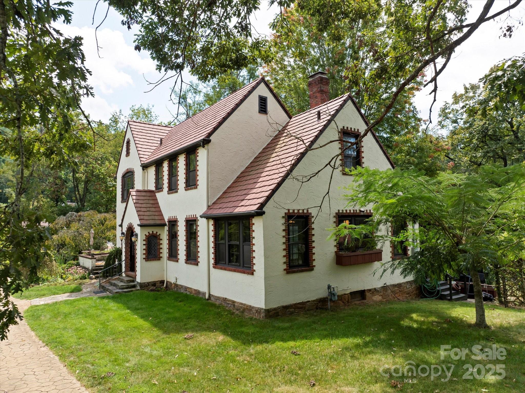23 Greenleaf Circle