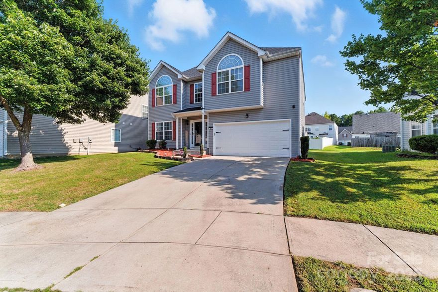 This is a well maintained home in a cul-de-sac lot  ready for new owners!!  The home has four bedrooms, a huge master bedroom with a sitting area and brand new flooring throughout. Two fulls bathrooms on upper level and half bath on main level.  Master bathroom has a large Garden Tub. Vaulted ceiling's in almost every room.  Roof is less than two years old!  Great Large Backyard! Great Location and Conveniently Close to Everything