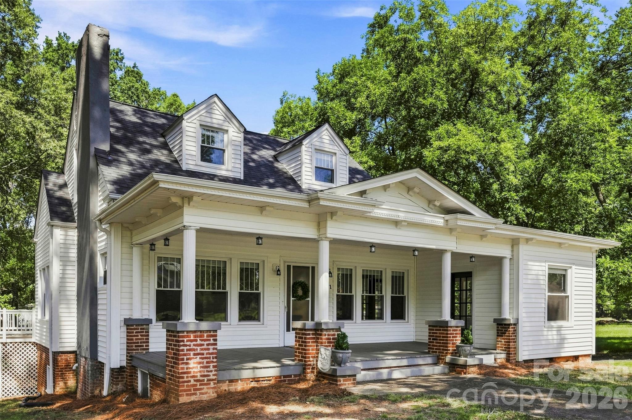 141 E Whitley Street