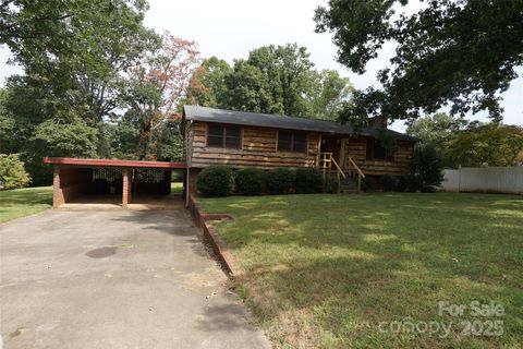 Photo of 1605 3rd Street NE, Conover, NC 28613 (MLS # 4307871)