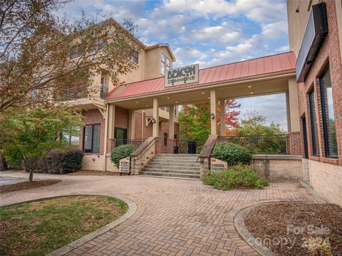 A home in Hendersonville