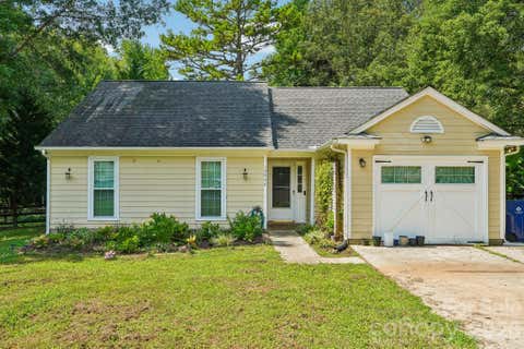 Photo of 13942 Dannemara Drive, Pineville, NC 28134 (MLS # 4413129)