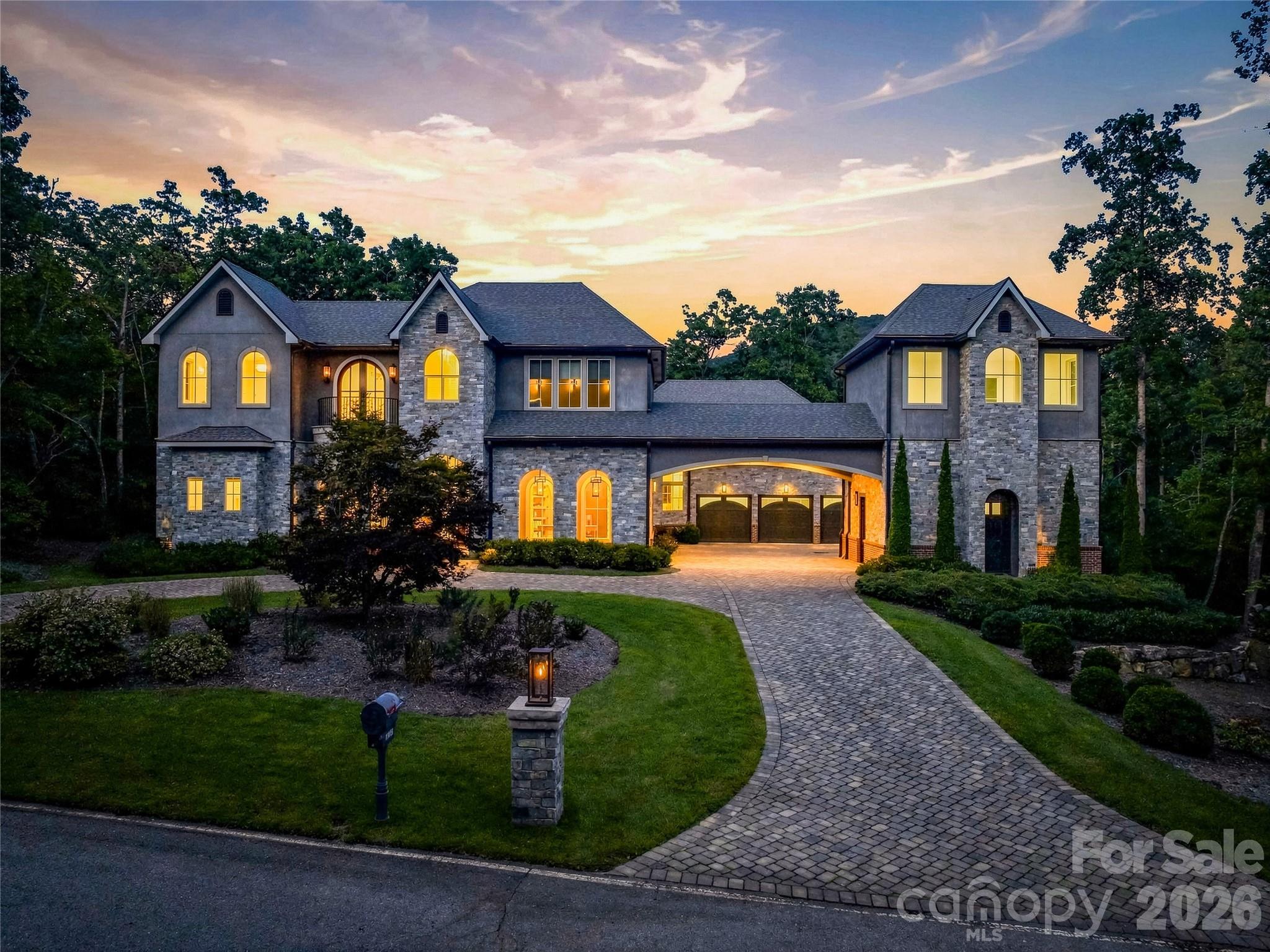 1905 White Tree Trail