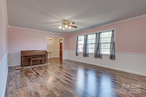 A home in Cheraw