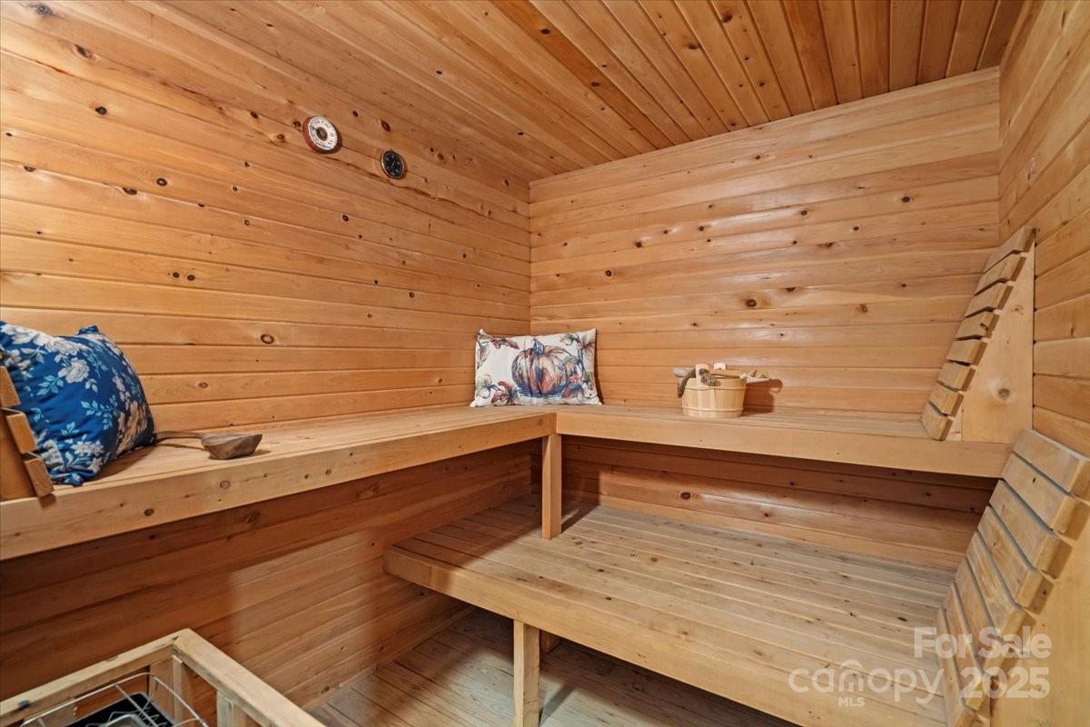 Royal Oaks - Residential