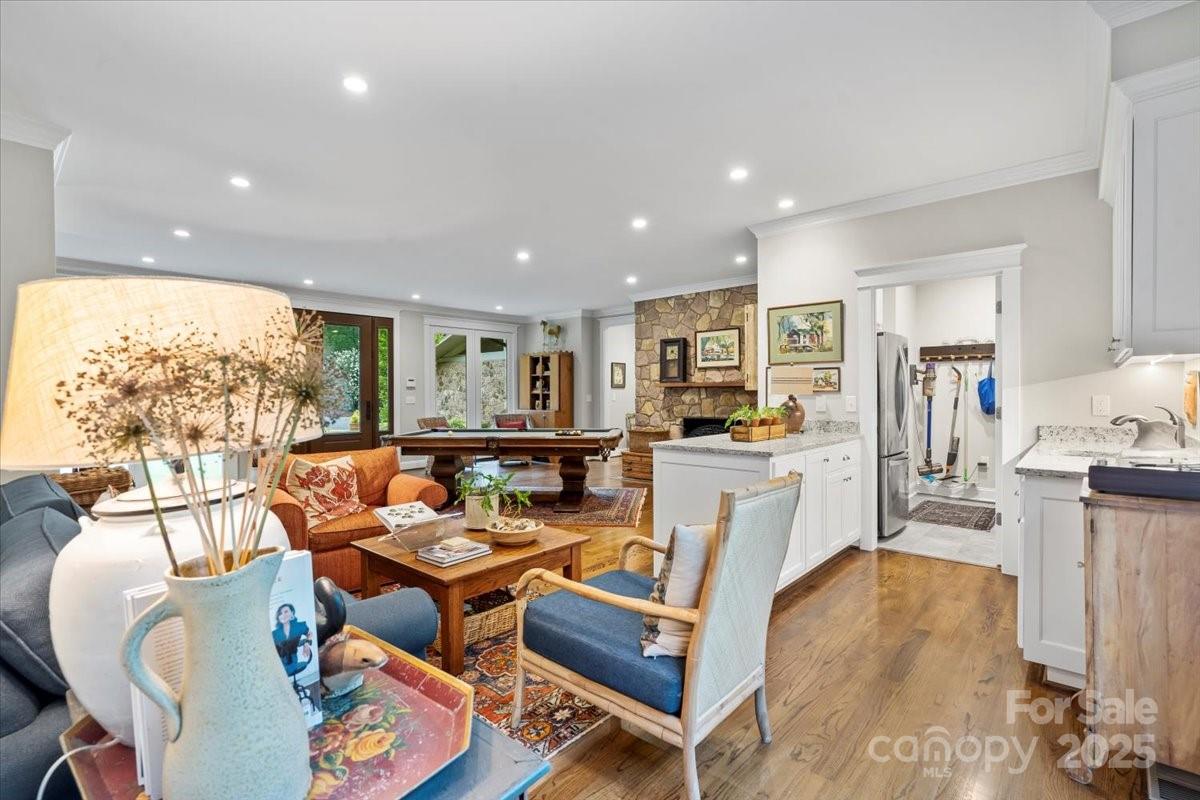 Royal Oaks - Residential