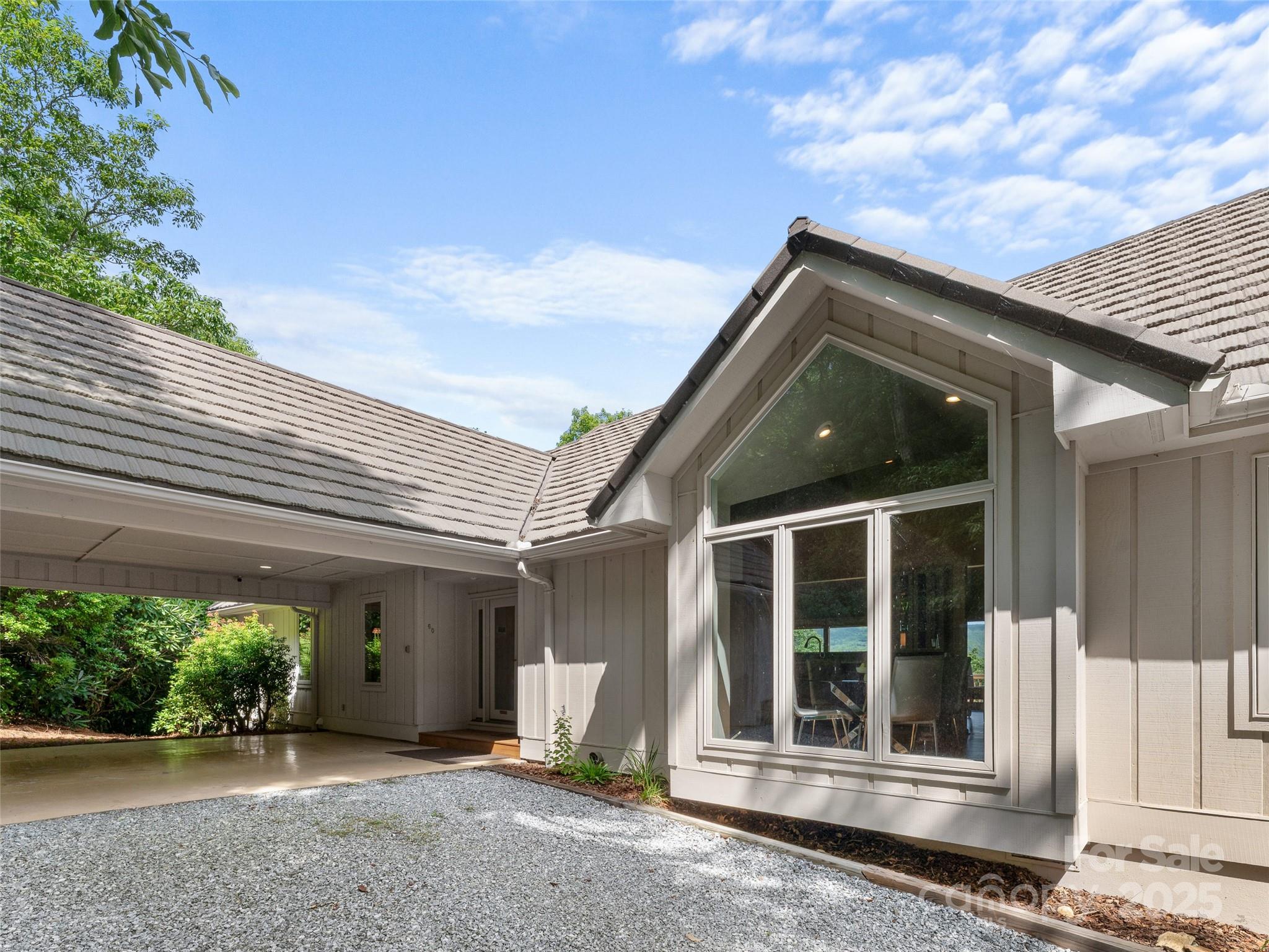 60 Lakeside Trail