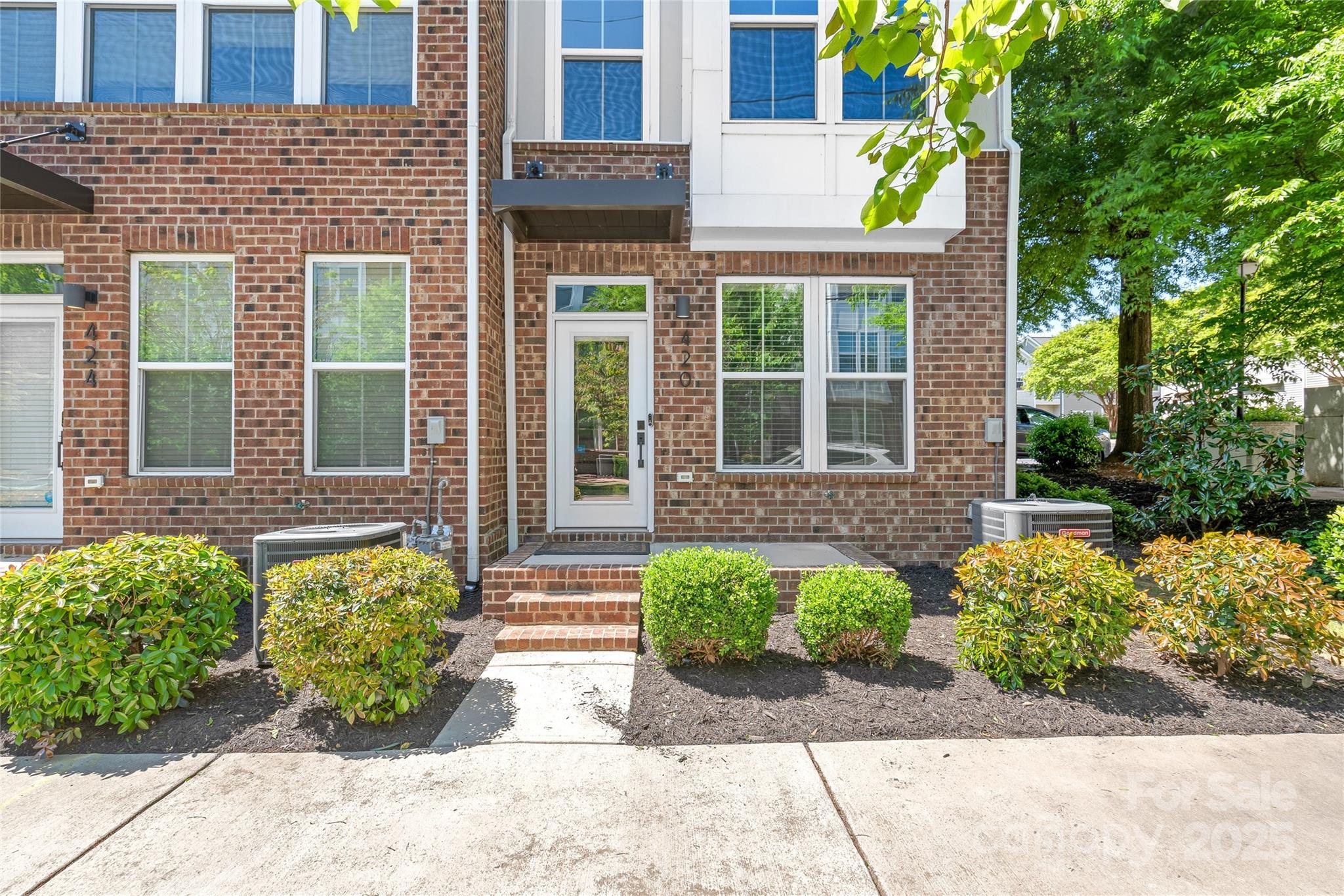 420 E 16th Street