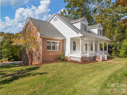 Photo of 44 Ardoyne Road, Asheville, NC 28804 (MLS # 4276796)