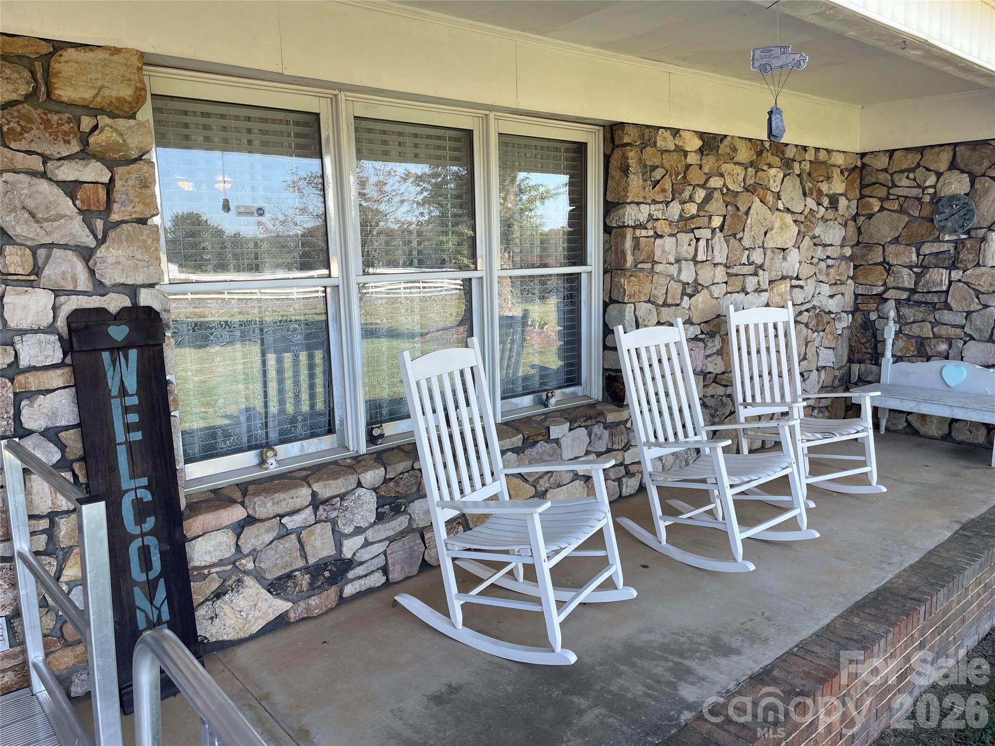 3512 Goodson Road