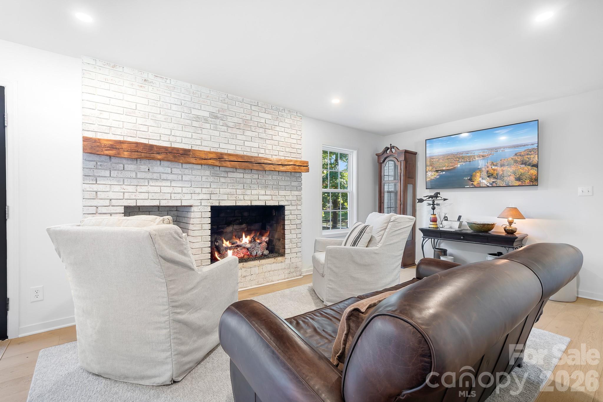 Hickory Hills - Residential