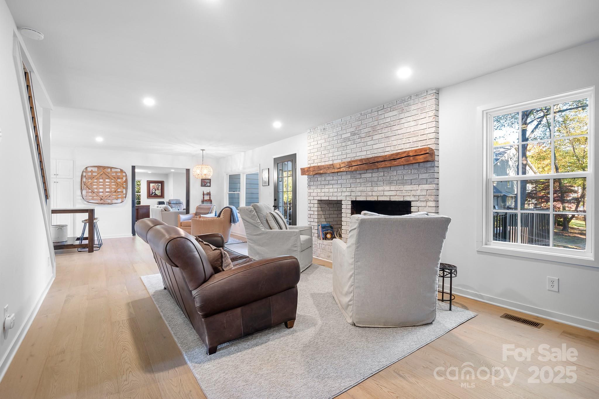 Hickory Hills - Residential