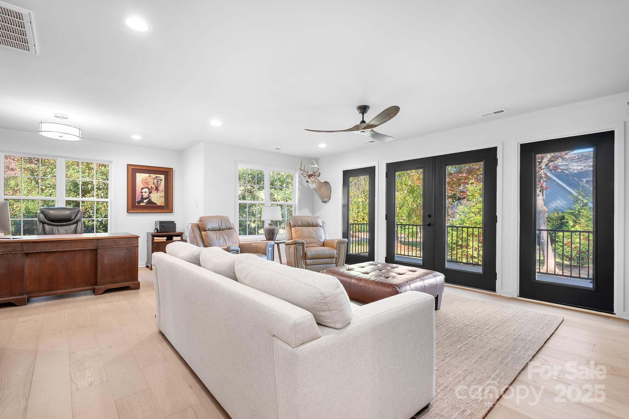 Hickory Hills - Residential