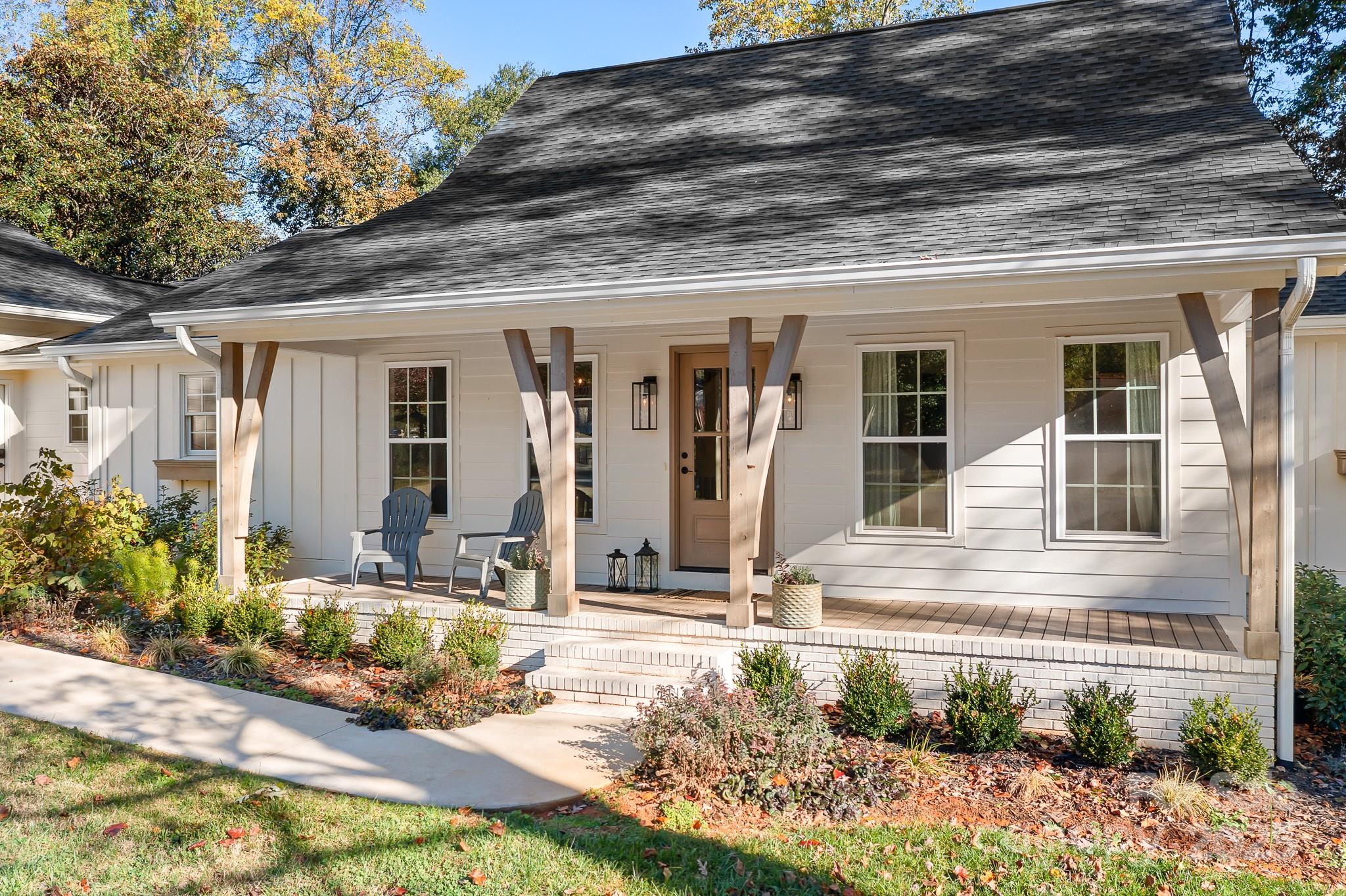 1984 Hickory Hills Drive