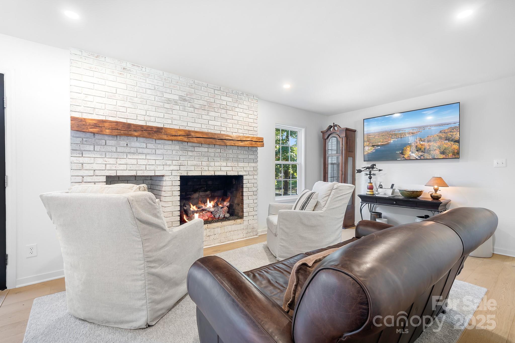 Hickory Hills - Residential