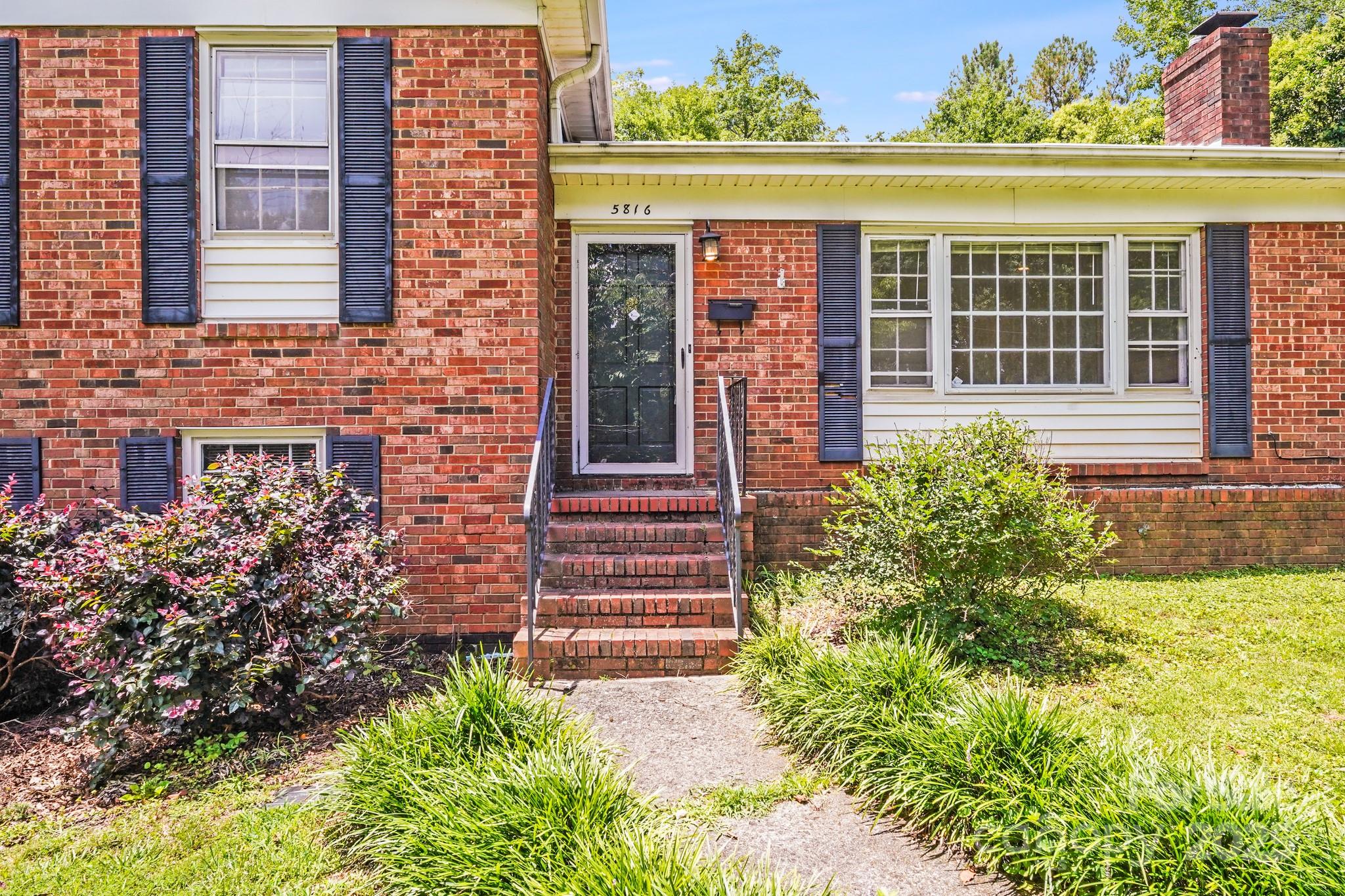 5816 Brookhaven Ridge