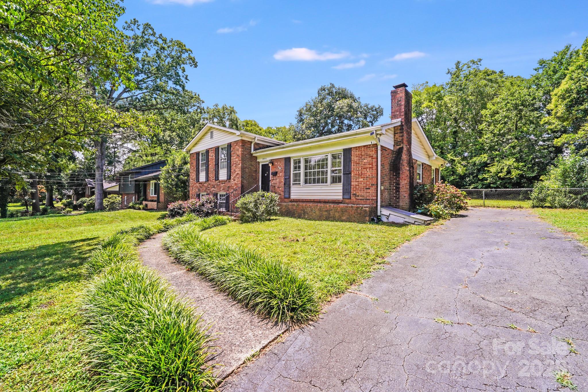 5816 Brookhaven Ridge