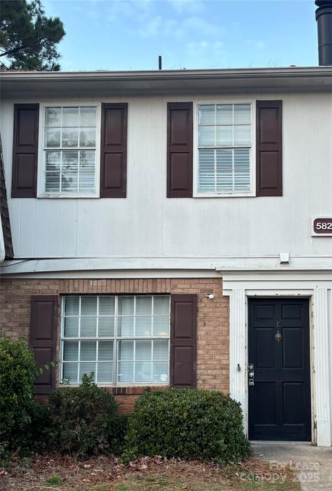 Photo of 5823 Hunting Ridge Lane, Charlotte, NC 28212 (MLS # 4328899)