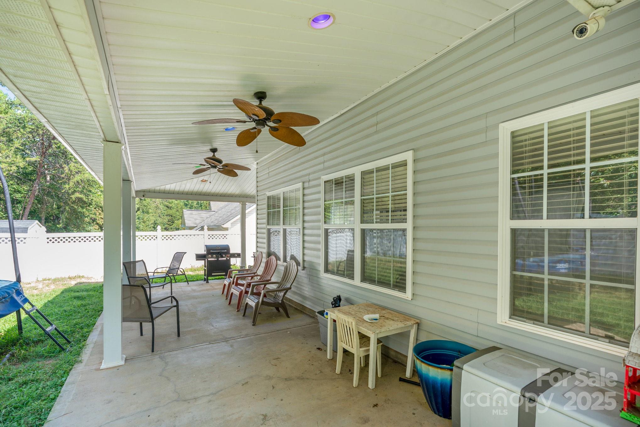 Sandy Pointe - Residential