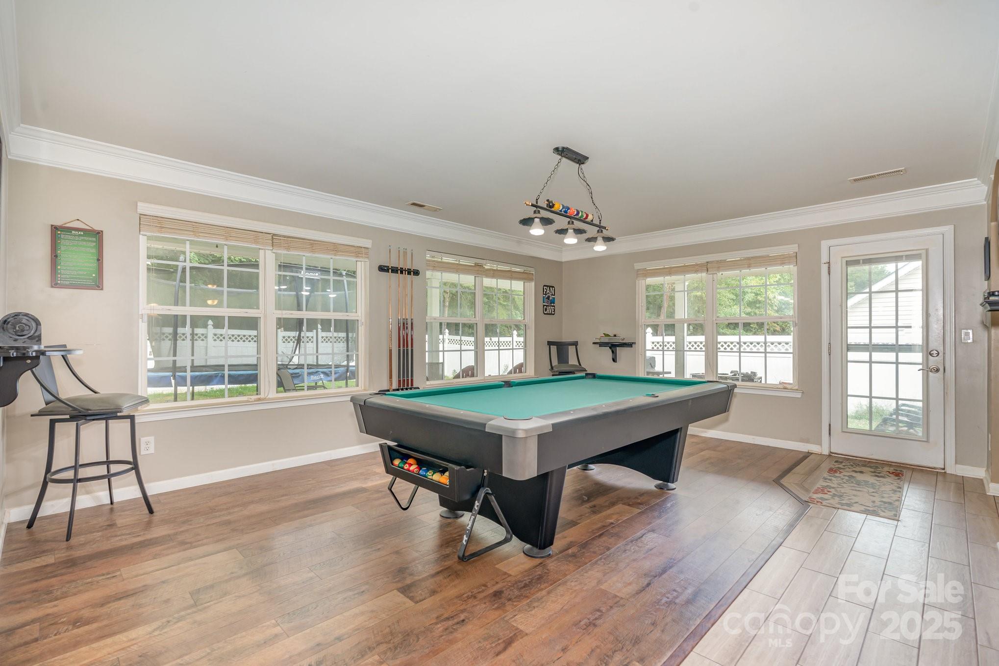 Sandy Pointe - Residential