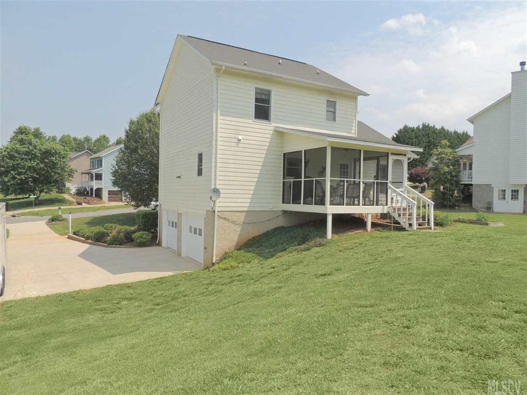 Maple Crest - Residential