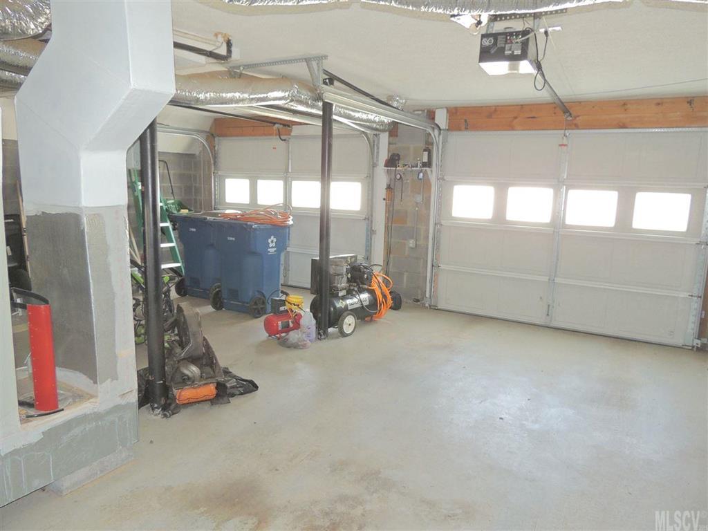 Maple Crest - Residential