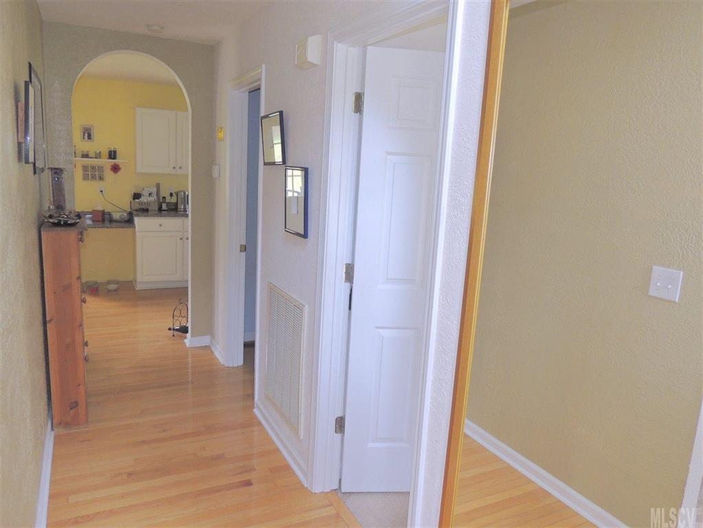 Maple Crest - Residential