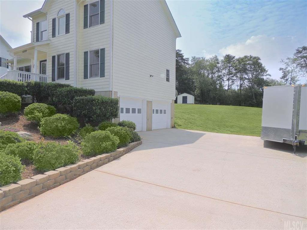 Maple Crest - Residential