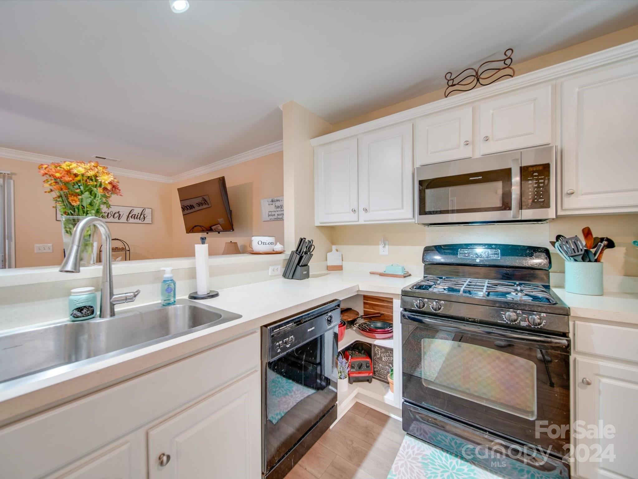 Sheffield Pointe - Residential