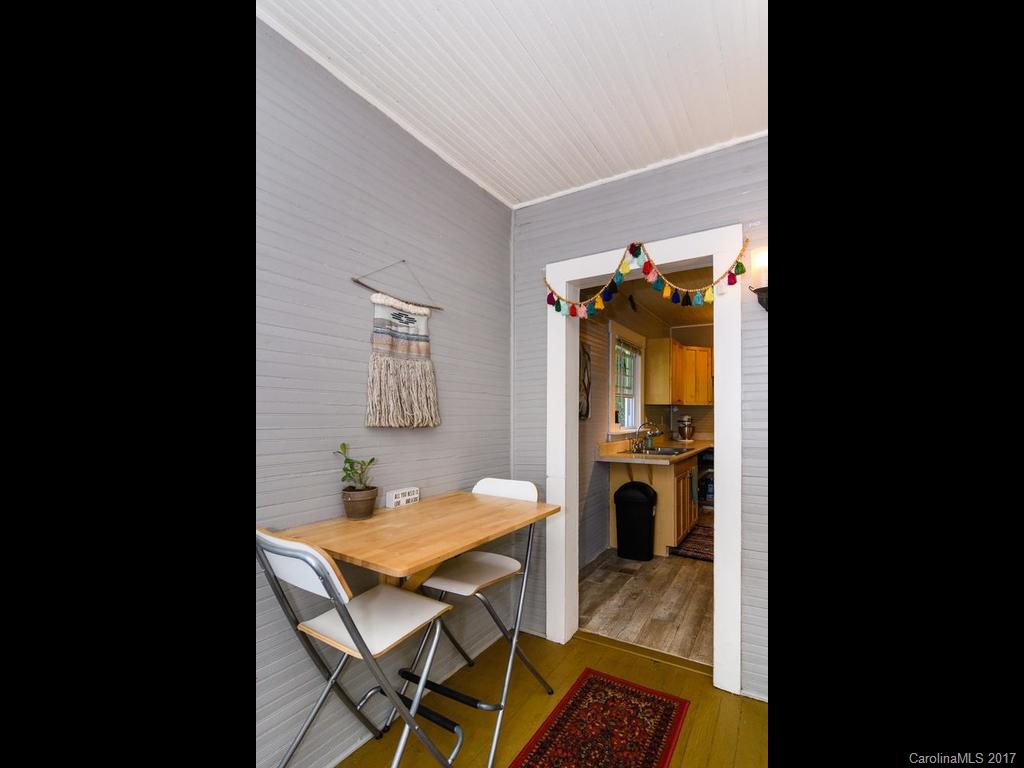 Montford - Cottage Park - Residential