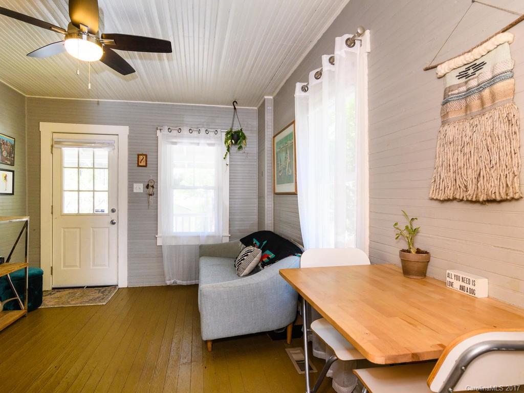 Montford - Cottage Park - Residential