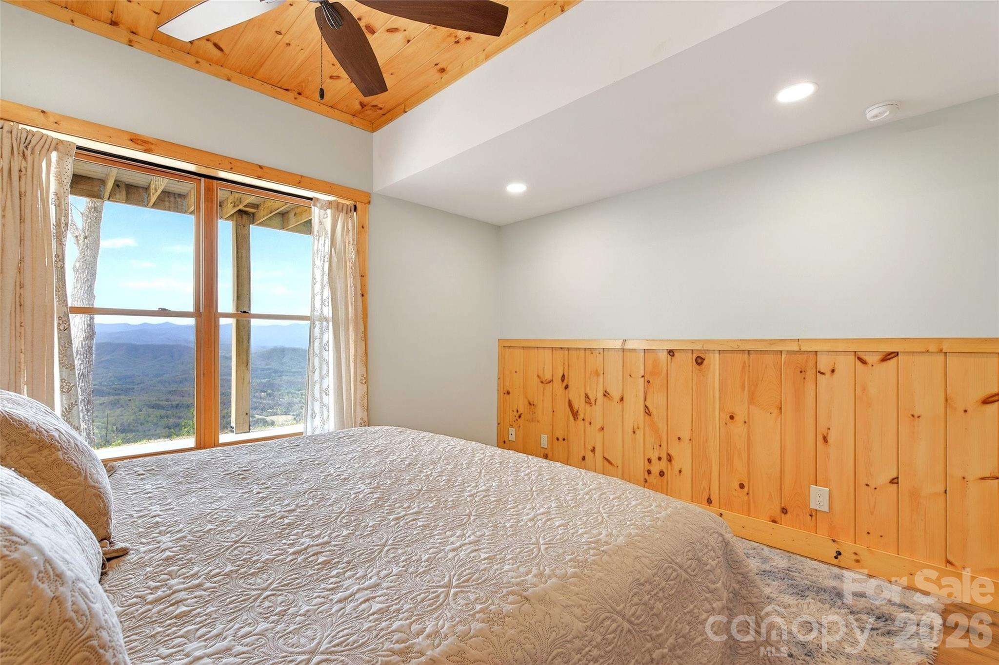 Gateway Mountain - Residential