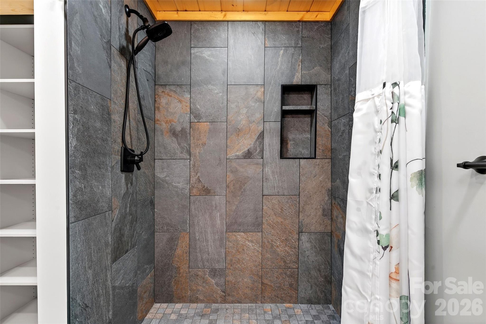 Gateway Mountain - Residential