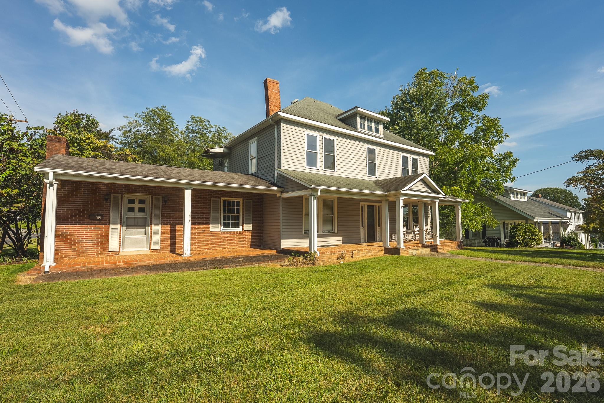 12 1st Avenue Drive SE