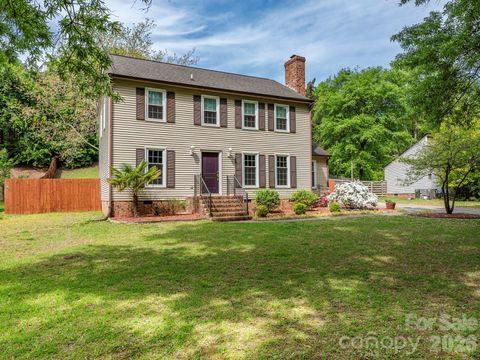 Photo of 11628 Shandon Circle, Charlotte, NC 28226 (MLS # 4369077)