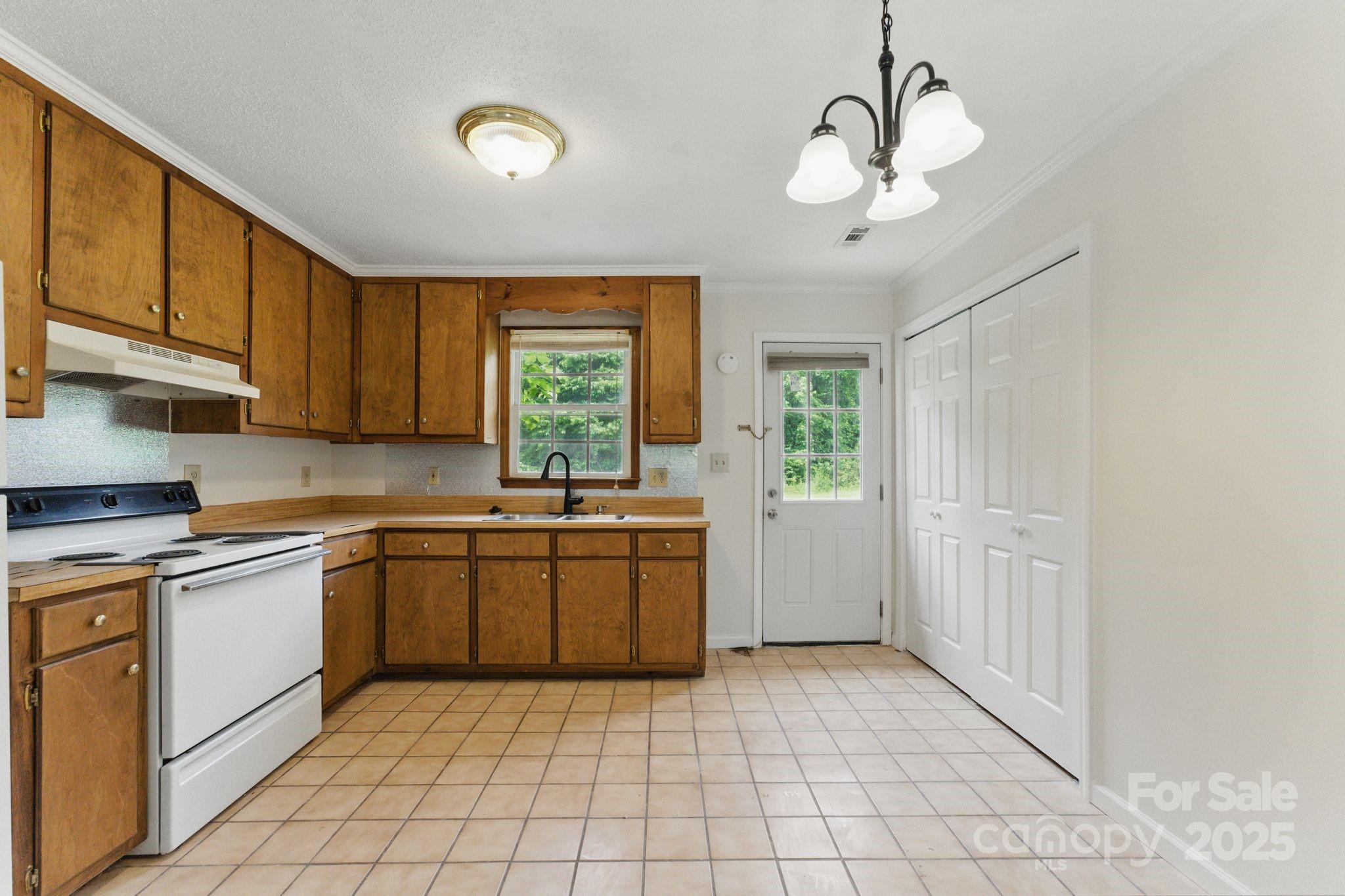 4681-4709 Grassy Creek Road