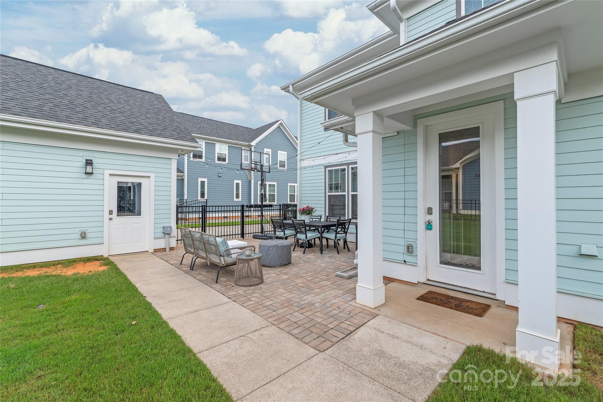 Riverwalk - Residential