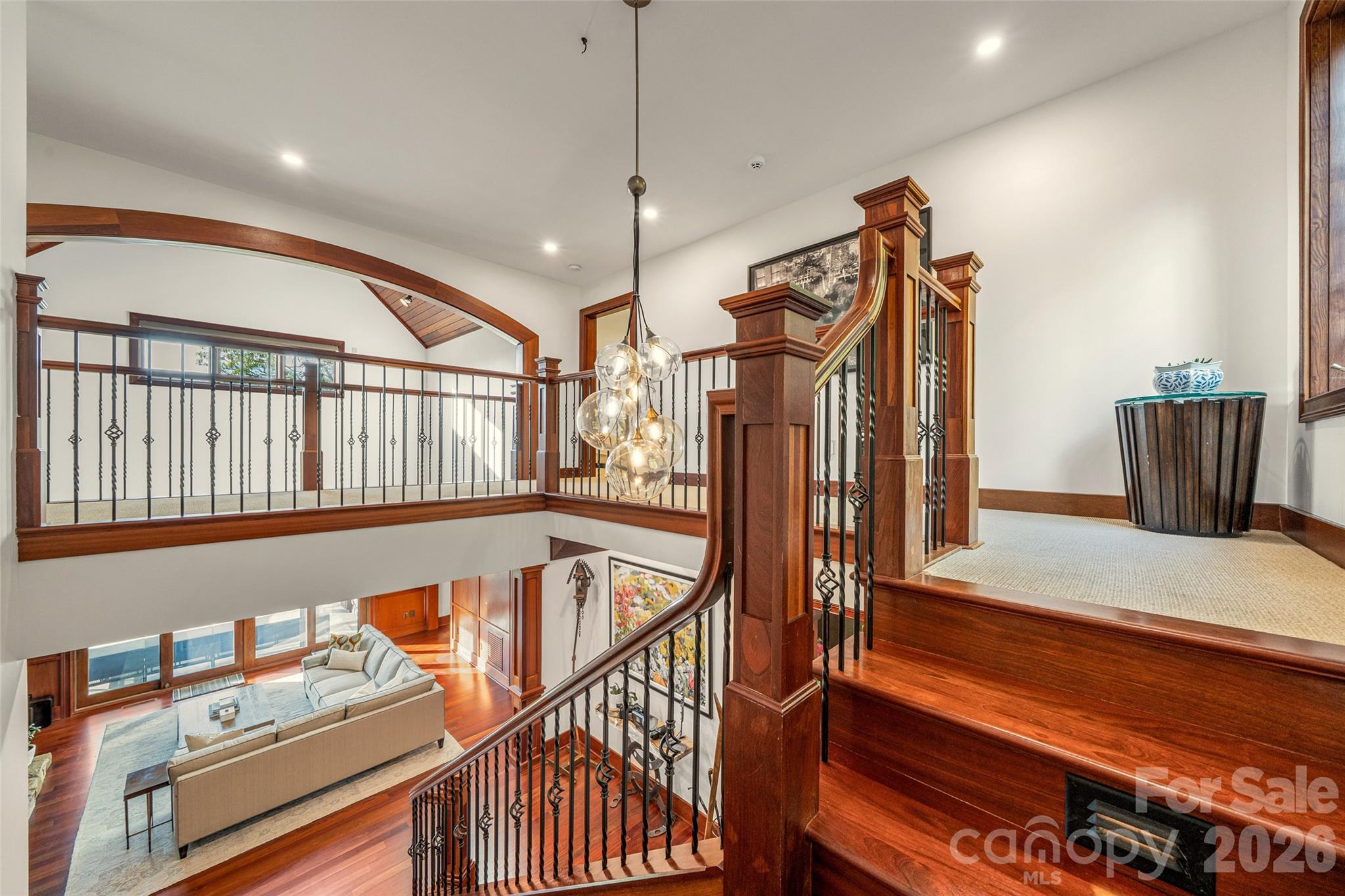 Reynolds Mountain - Residential