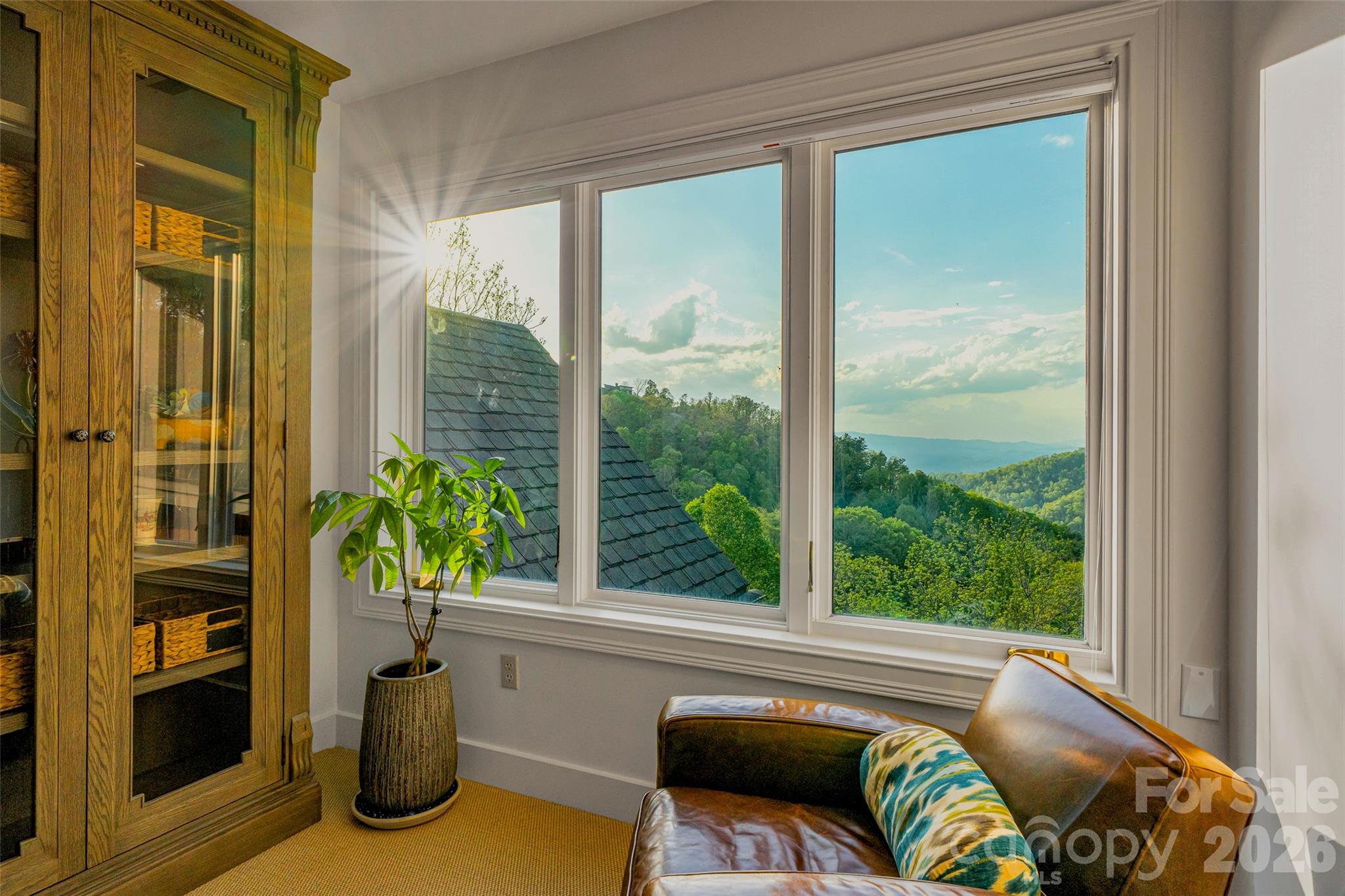 Reynolds Mountain - Residential