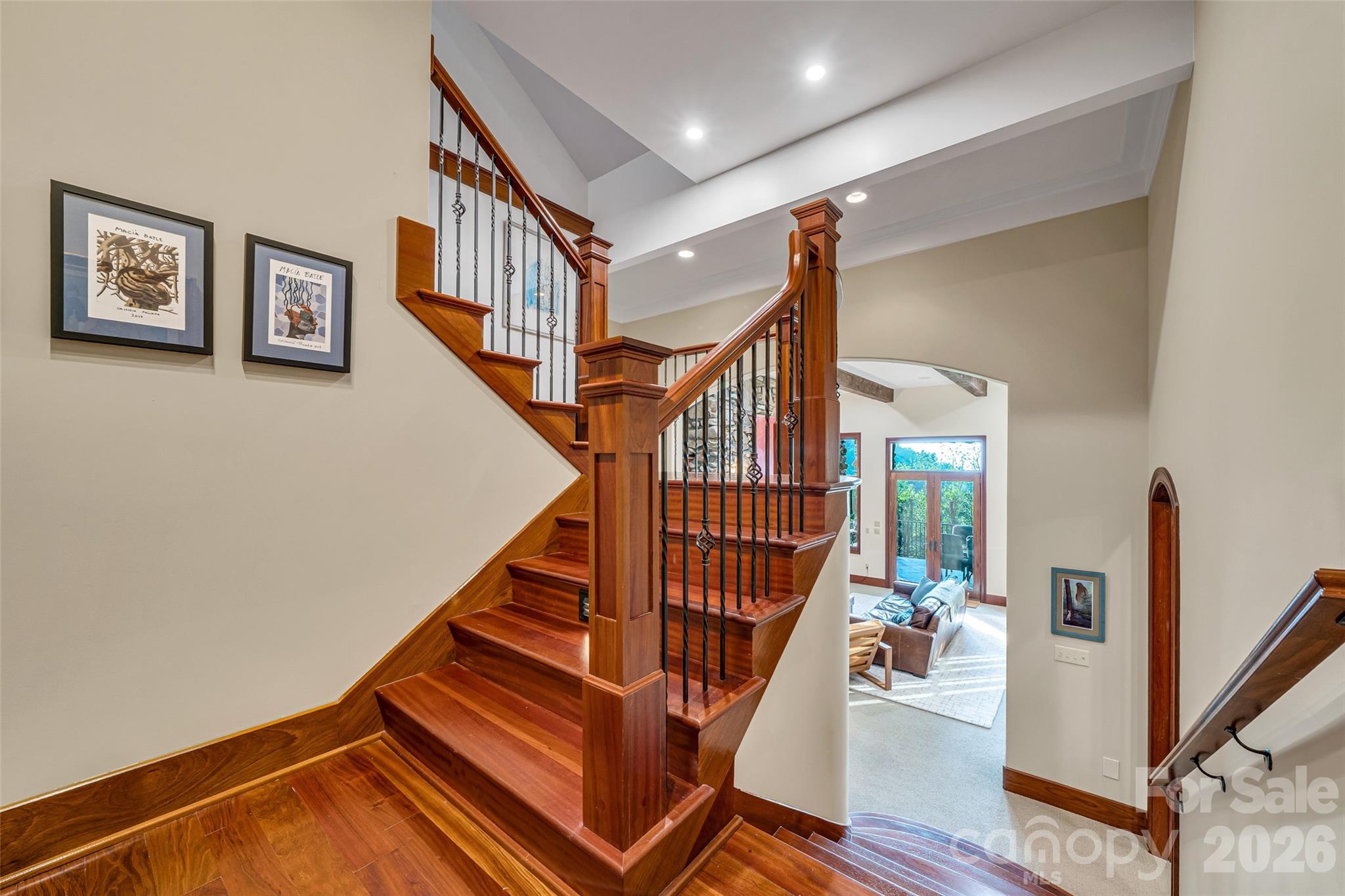 Reynolds Mountain - Residential