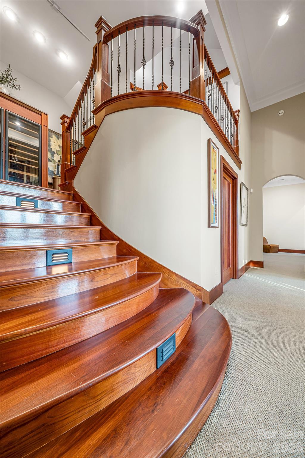 Reynolds Mountain - Residential