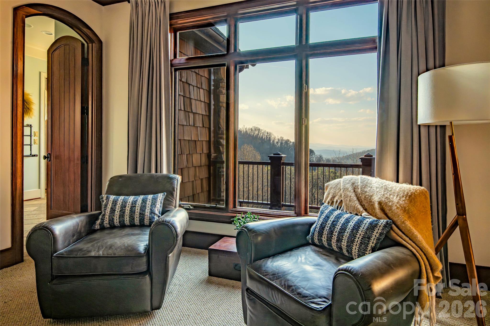 Reynolds Mountain - Residential