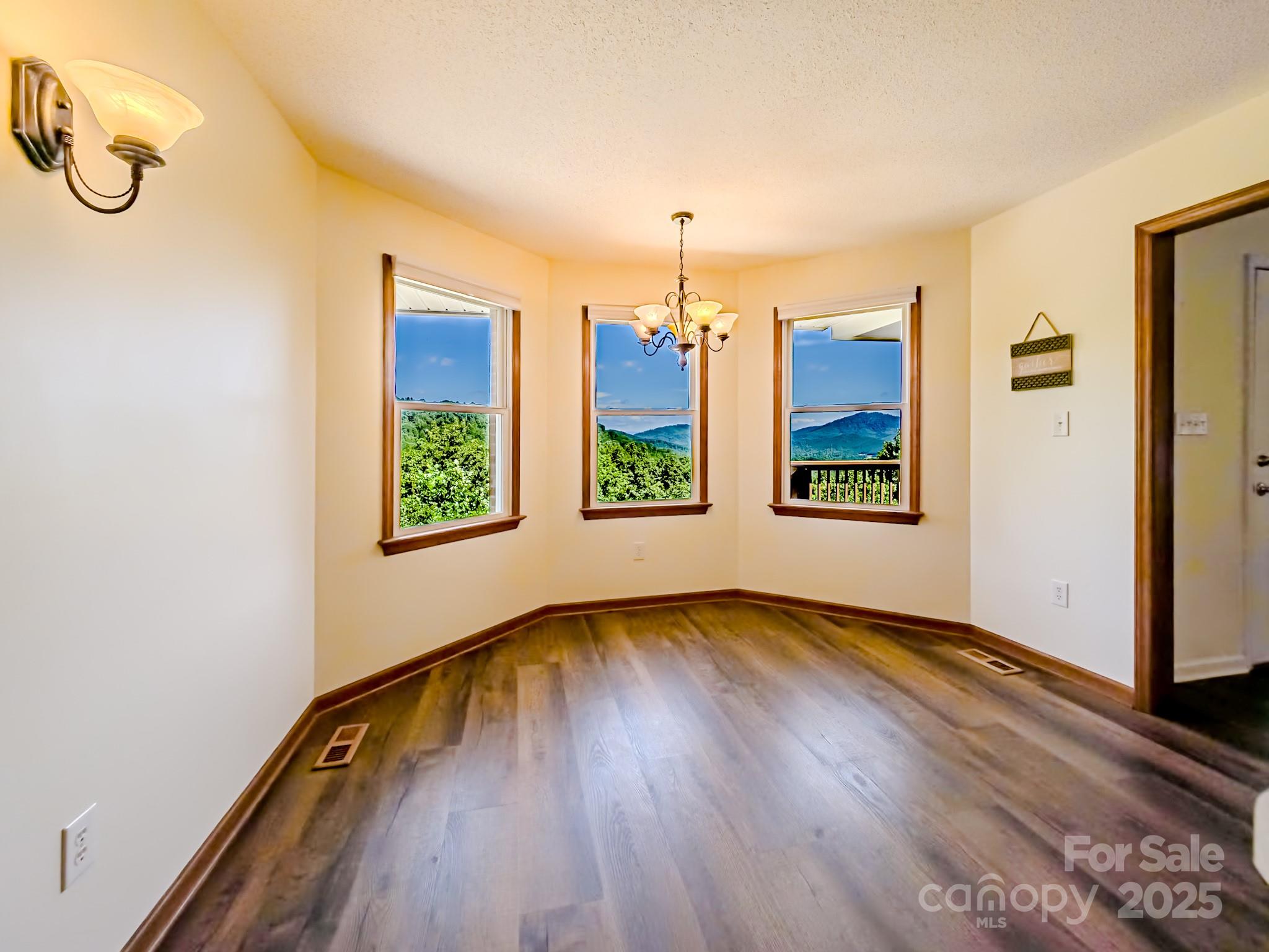 485 Mountain Lookout Drive