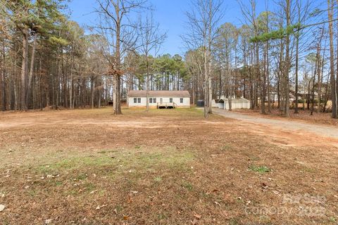 Photo of 6706 Lineberger Road, Denver, NC 28037 (MLS # 4326987)