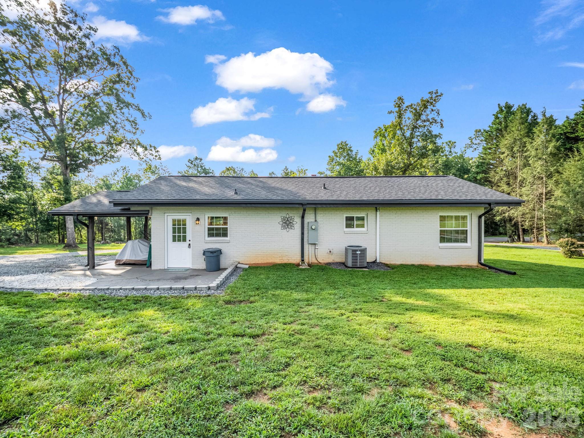 629 Thompson Road