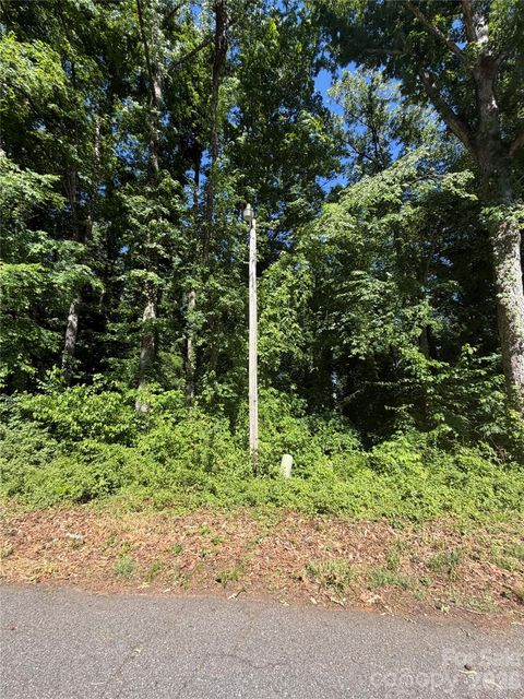 Photo of 426 Florence Circle, Statesville, NC 28625 (MLS # 4377936)