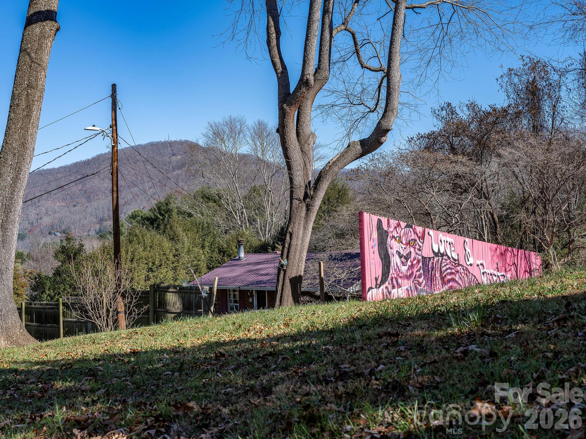 107 Woodland Church Road