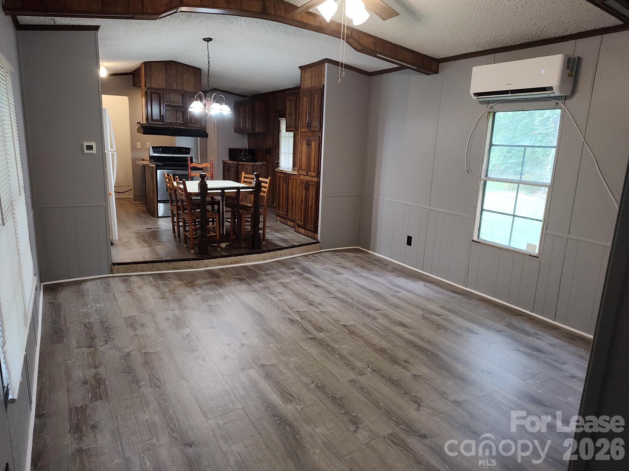1024 Lindsay Drive