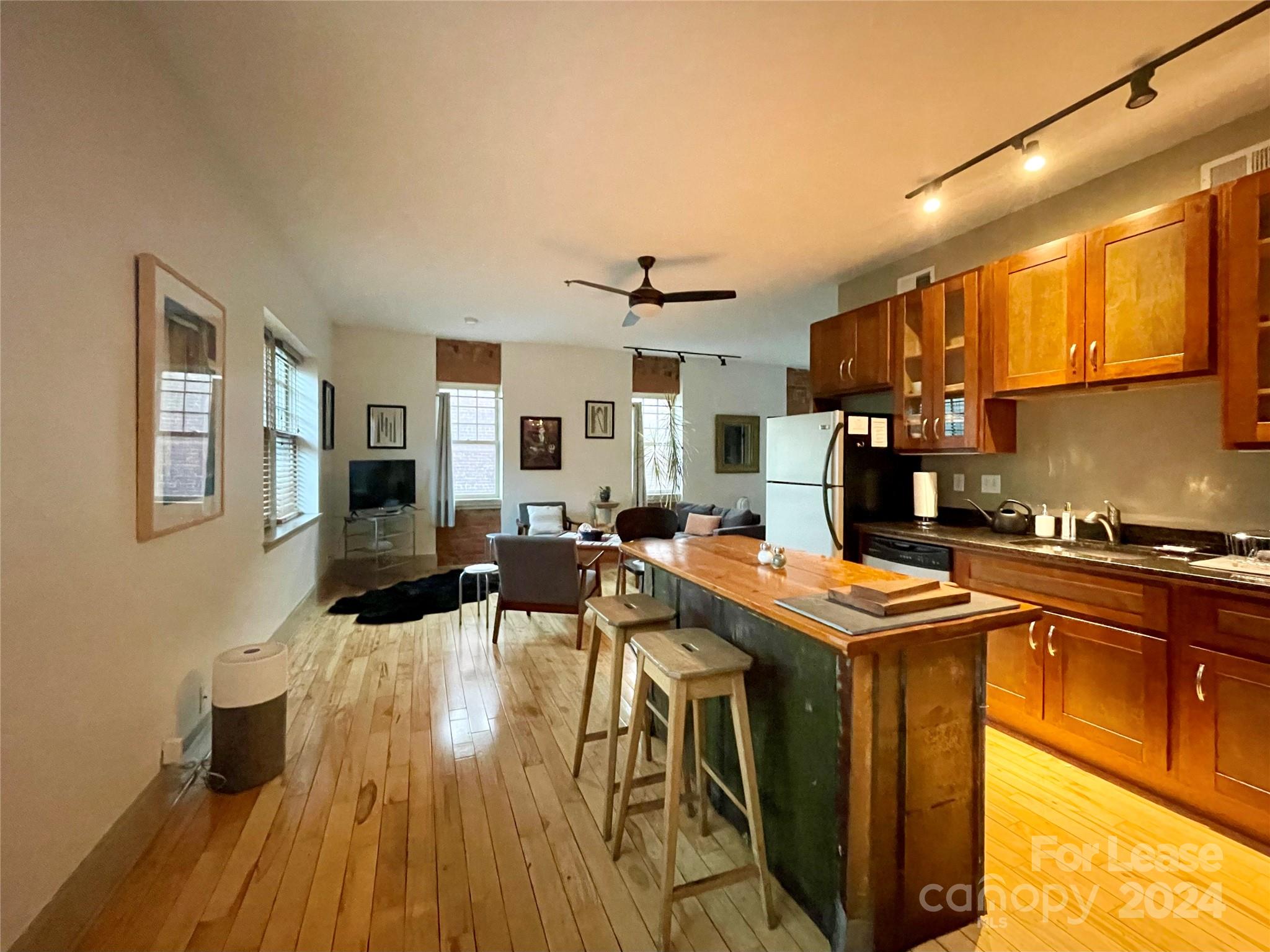 5 W Walnut Street 201